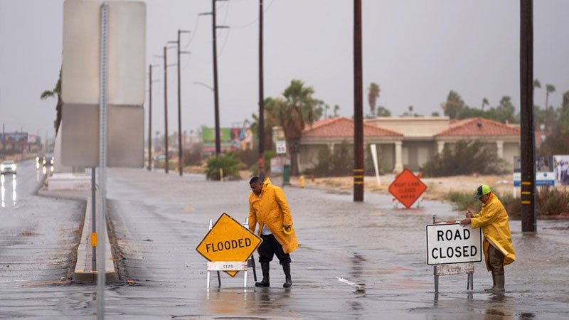 Fuerte tormenta al norte de California deja inundaciones, un muerto y sin energía eléctrica